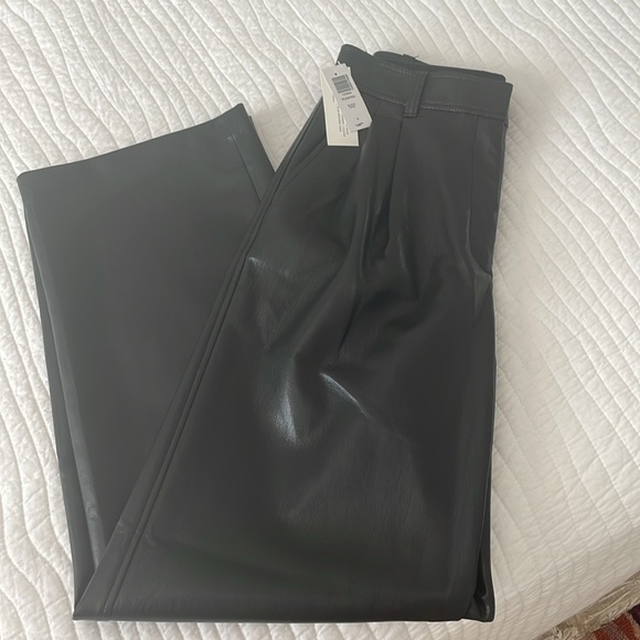 NWT Aritzia Babaton faux leather pants - Picture 3 of 7